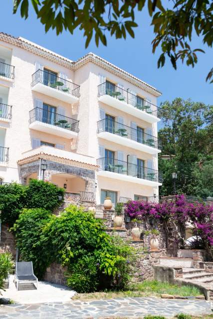 hotel du parc façade cavalaire sur mer