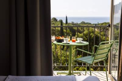 Hotel du Parc Cavalaire sur mer petit déjeuner balcon vue mer
