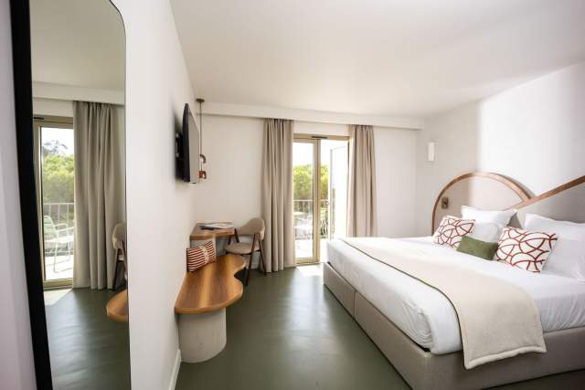 Hotel and Restaurant Cavalaire Seaside 4-star Hotel Var Cavalaire-sur-Mer