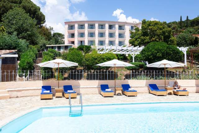 piscine chauffée hotel du parc cavalaire sur mer bain de soleil