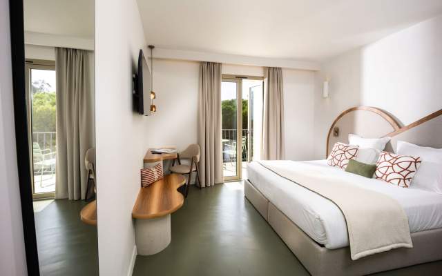 Hotel and Restaurant Cavalaire Seaside 4-star Hotel Var Cavalaire-sur-Mer